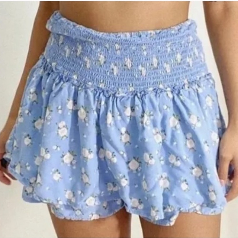 HOLISTER  WOMEN'S SKIRT & SHORTS  BLUE FLORAL SIZE SMALL